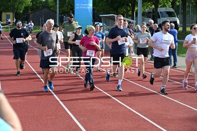 Gemeinsamer Lauf beim TVE Sommerlauf
