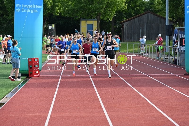 Gemeinsamer Start beim TVE Sommerlauf Edingen 2025