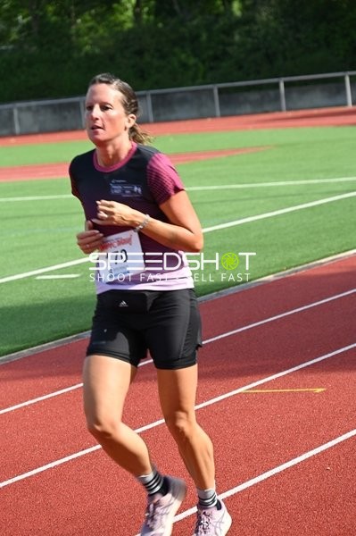 Läuferin mit Startnummer 170