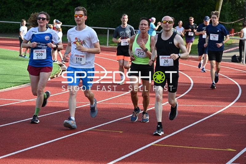 Läufer beim TVE Sommerlauf Edingen 2025