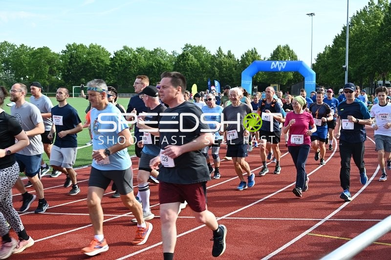 Gemeinsamer Laufstart in Edingen
