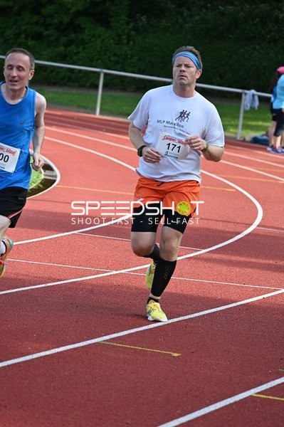 Läufer beim TVE Sommerlauf Edingen
