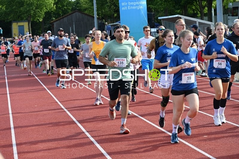 Gemeinsamer Laufstart TVE Sommerlauf Edingen