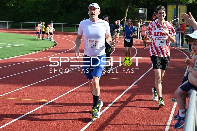 Läufer beim TVE Sommerlauf Edingen 2025