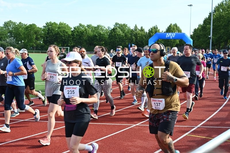 Gemeinsamer Start beim TVE Sommerlauf