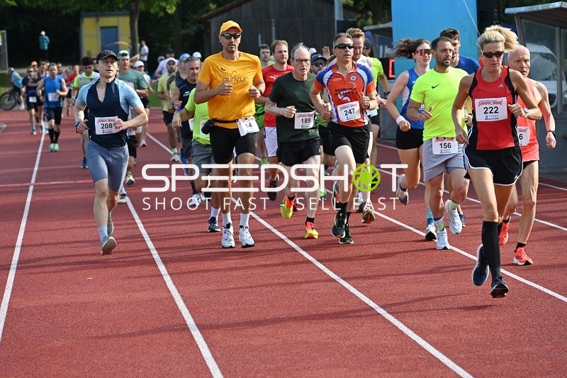 Gemeinsamer Start beim TVE Sommerlauf Edingen