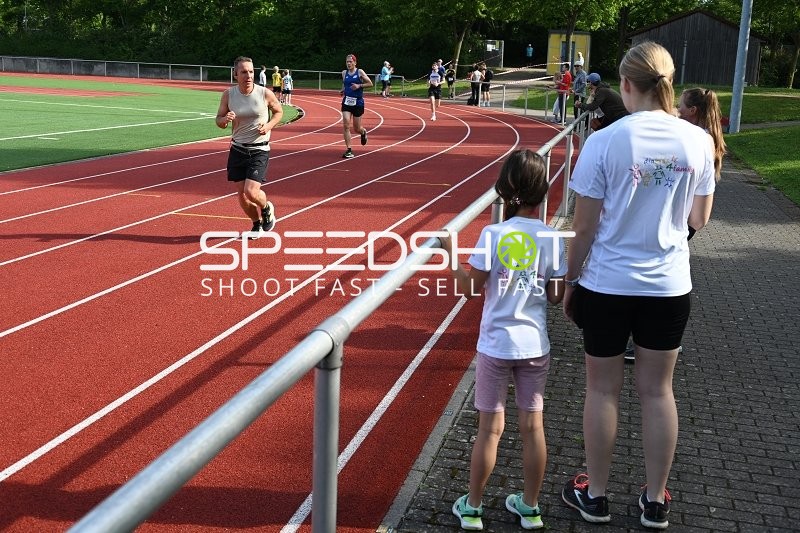 Läufer beim TVE Sommerlauf Edingen