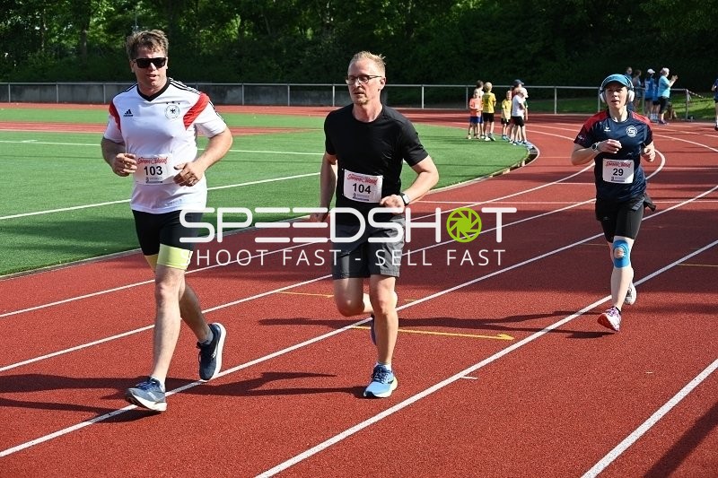 Läufer beim TVE Sommerlauf Edingen
