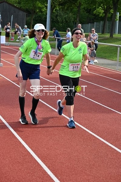 Gemeinsamer Lauf beim TVE Sommerlauf