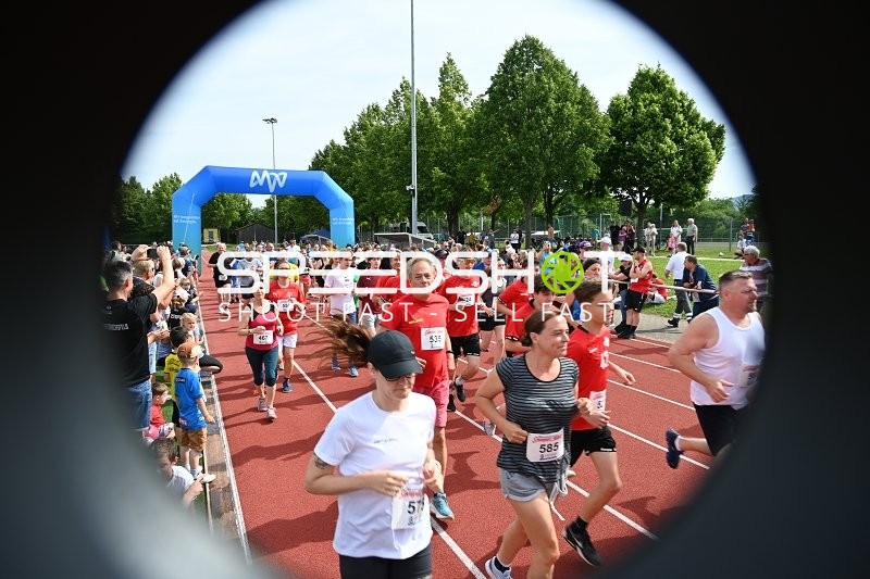 Gemeinsamer Start beim TVE Sommerlauf