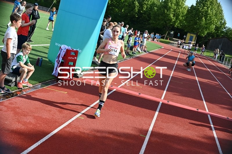 Läuferin beim TVE Sommerlauf Edingen