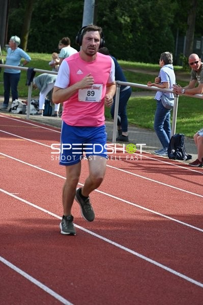 Läufer beim TVE Sommerlauf Edingen 2025