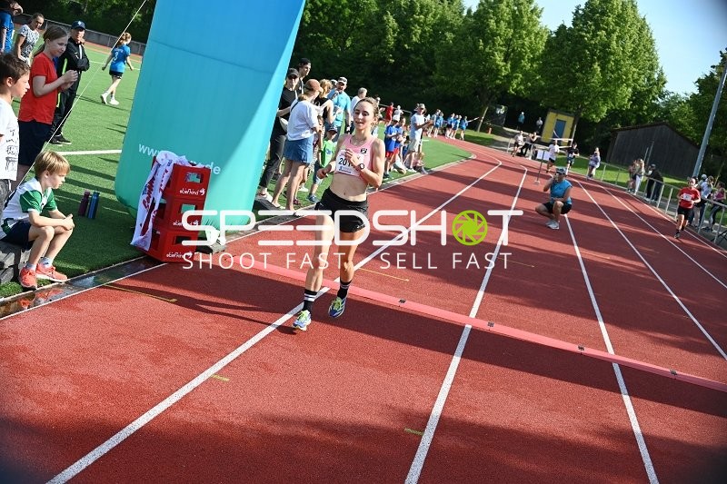 Läuferin beim TVE Sommerlauf Edingen