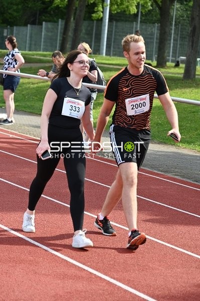 Gemeinsamer Lauf beim TVE Sommerlauf Edingen 2025