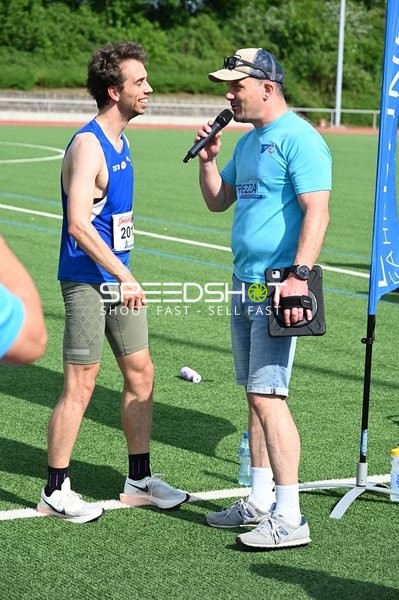 Gespräch beim TVE Sommerlauf Edingen
