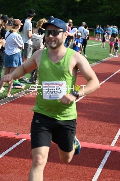 Läufer beim TVE Sommerlauf Edingen 2025