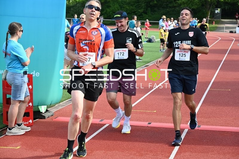 Läufer beim Zieleinlauf