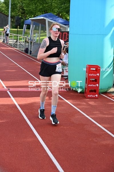 Läuferin beim TVE Sommerlauf Edingen 2025