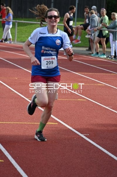Läuferin beim TVE Sommerlauf Edingen