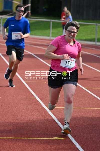Läufer beim TVE Sommerlauf Edingen