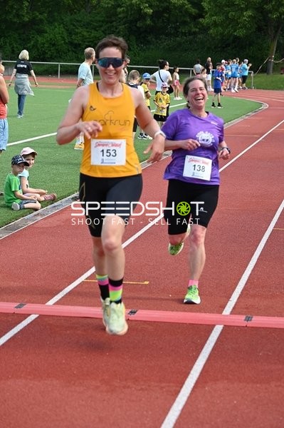 Läuferinnen beim TVE Sommerlauf Edingen 2025