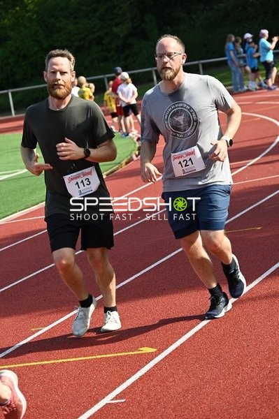 Läufer beim TVE Sommerlauf Edingen 2025