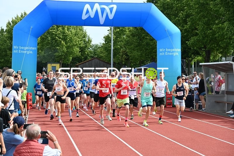Gemeinsamer Start beim TVE Sommerlauf Edingen