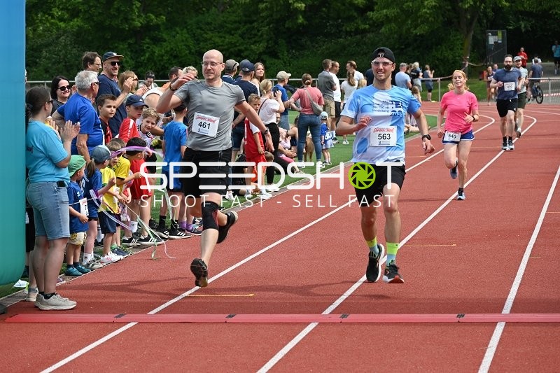 Spannender Zieleinlauf beim TVE Sommerlauf