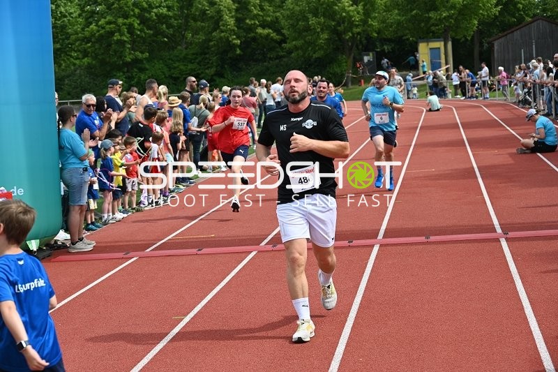 Läufer beim Zieleinlauf