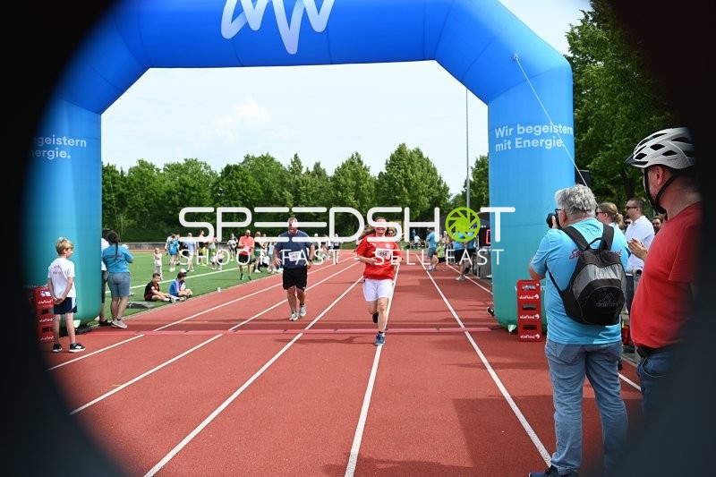 TVE Sommerlauf Edingen Zieleinlauf