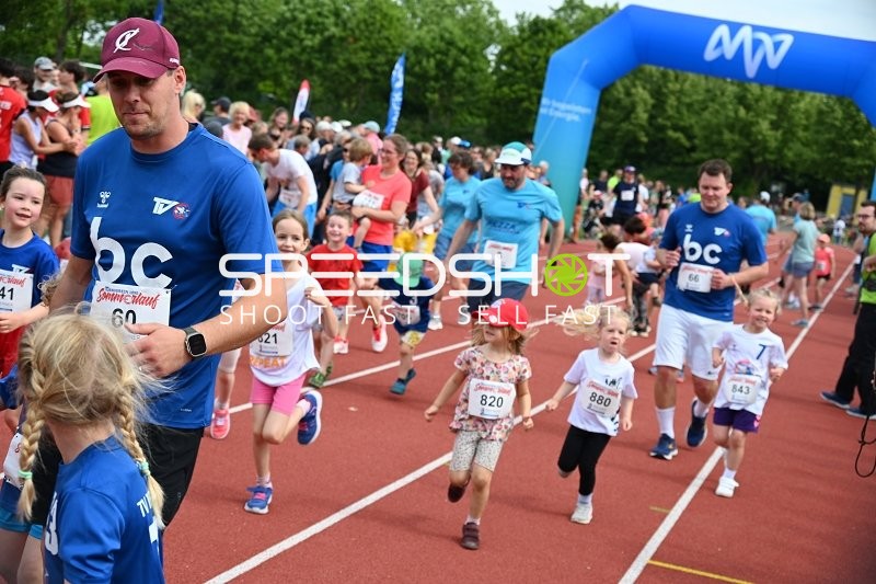 Gemeinsamer Lauf beim TVE Sommerlauf Edingen