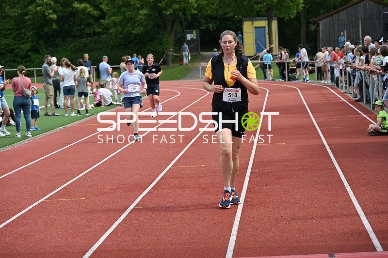 Läuferinnen beim TVE Sommerlauf Edingen