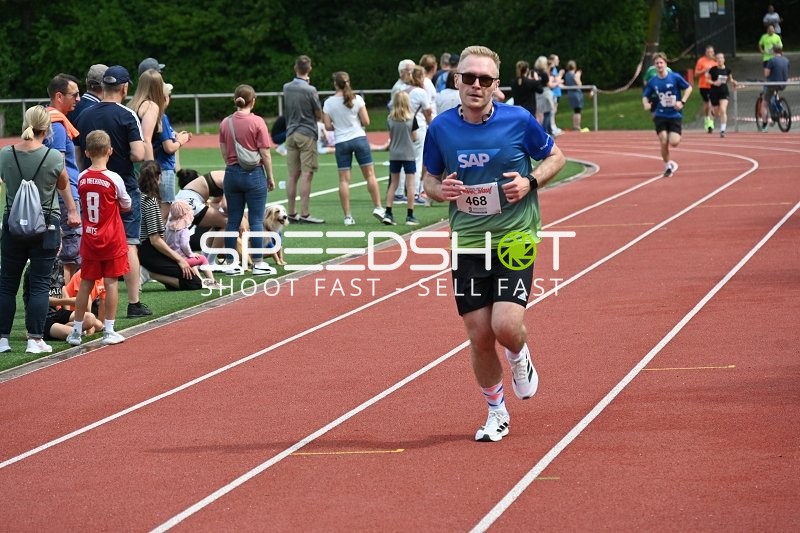 Läufer beim TVE Sommerlauf Edingen 2025