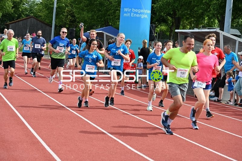 Gemeinsamer Start beim TVE Sommerlauf