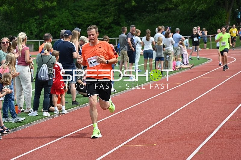 Läufer beim TVE Sommerlauf Edingen