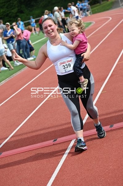 Freude beim TVE Sommerlauf Edingen 2025