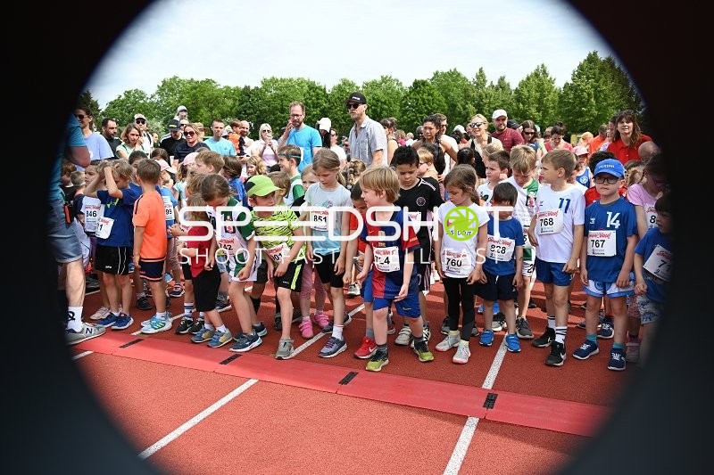 Start des Kinderlaufs beim TVE Sommerlauf Edingen 2025