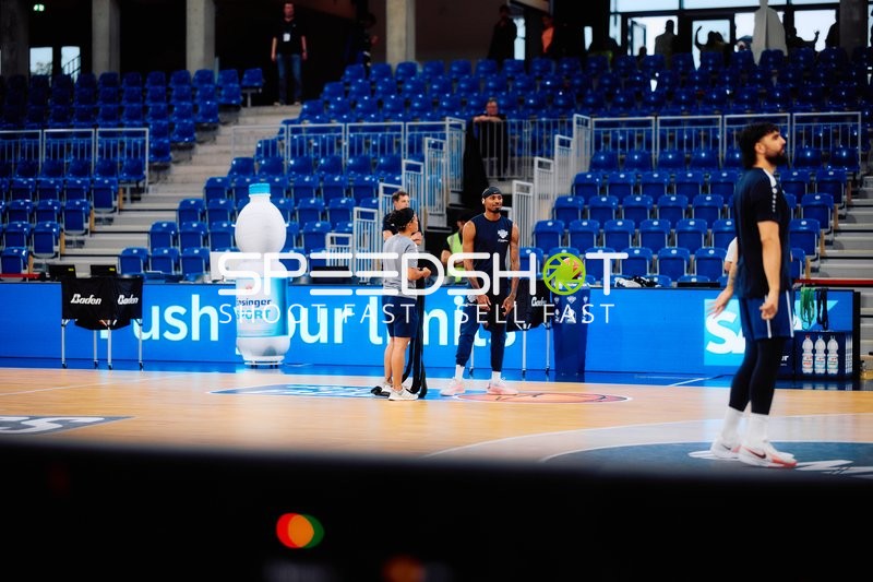 MLP Academics Spieler auf Court