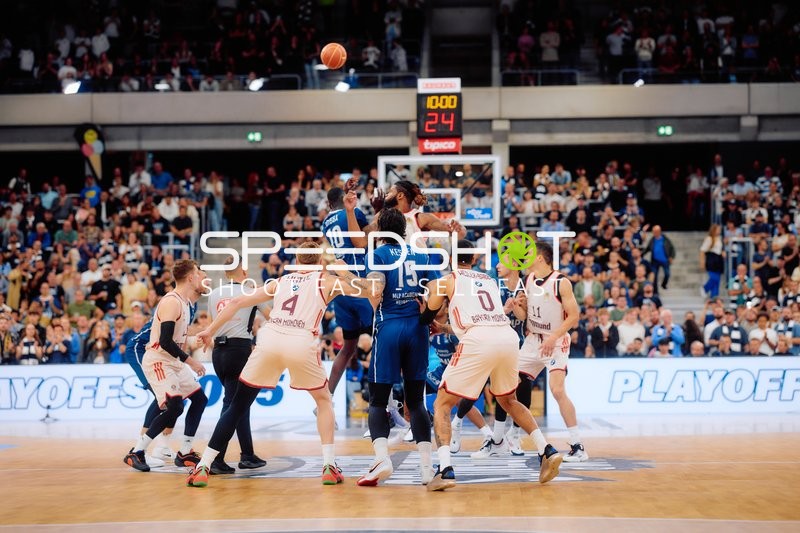 Sprungball im SNP Dome