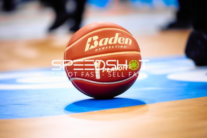 Basketball auf Spielfeld