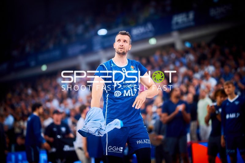 Paul Zipser (9; MLP Academics Heidelberg) in Position