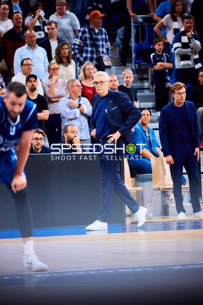 Trainer an der Seitenlinie