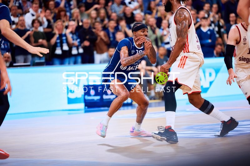 Defensive Aktion auf dem Court