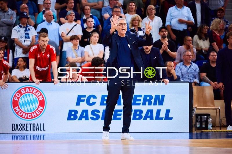 Coach gibt Anweisungen