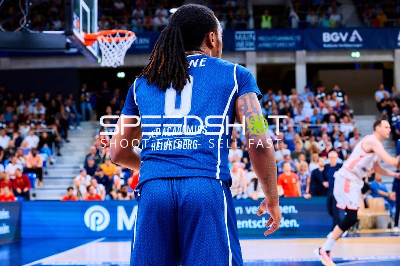 Spieler DJ Horne (0; MLP Academics Heidelberg) auf dem Court