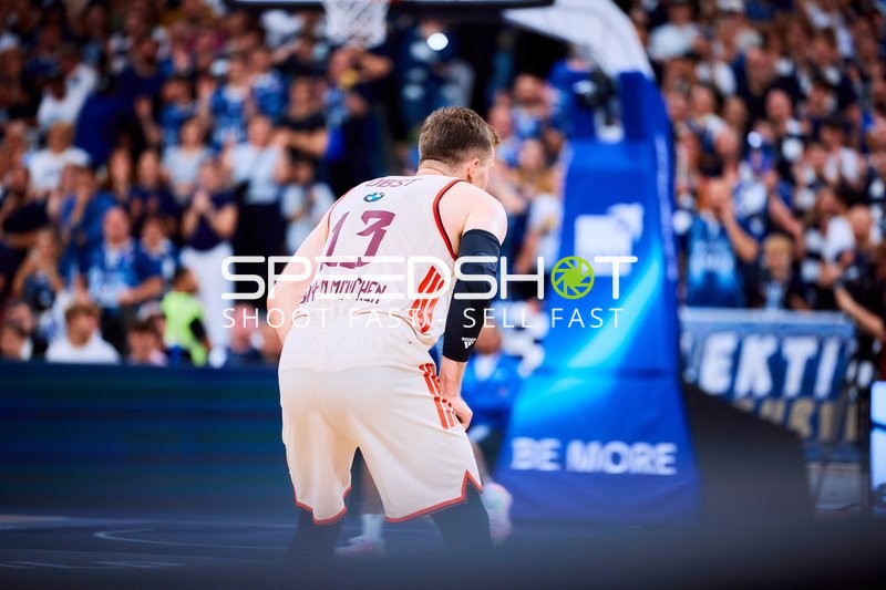 Andreas Obst (13; FC Bayern Basketball) in Position