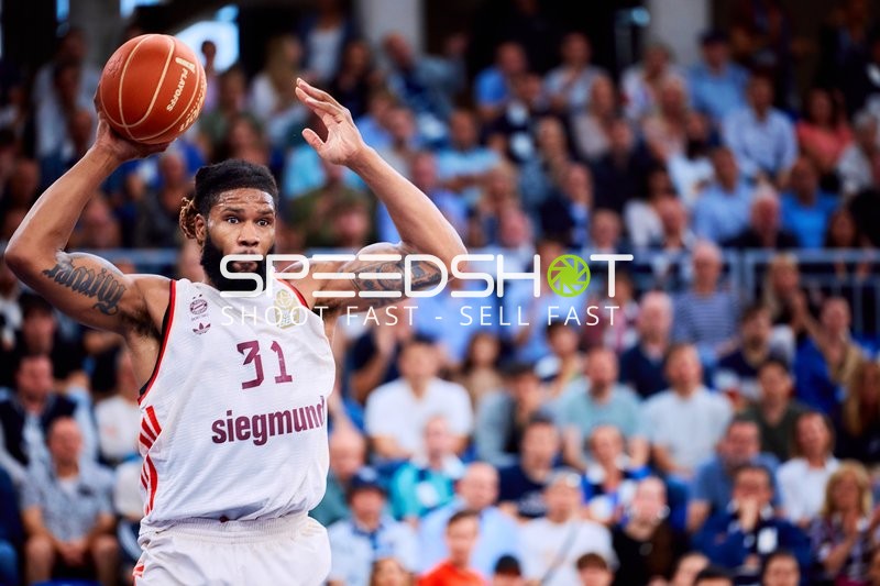 Devin Booker (31; FC Bayern Basketball) in Aktion