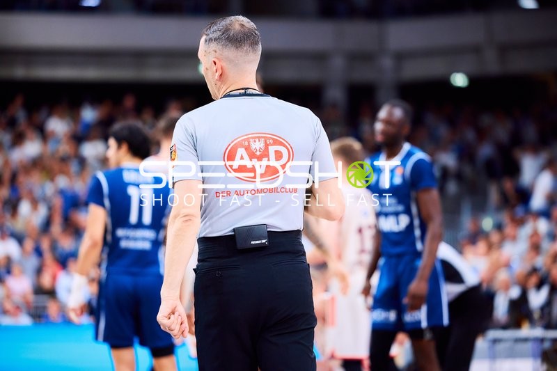 Schiedsrichter auf dem Court