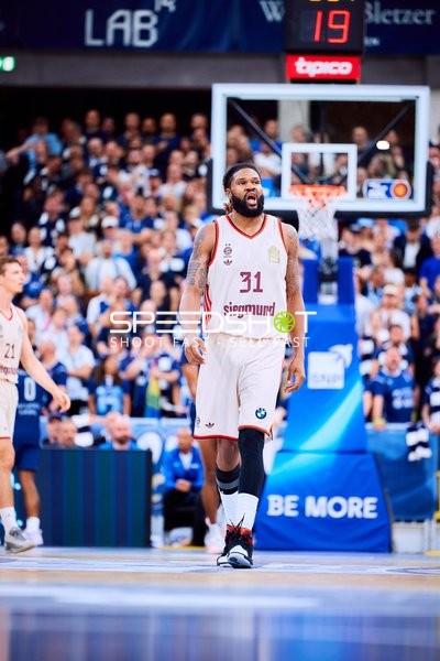 Devin Booker (31; FC Bayern Basketball) in Position