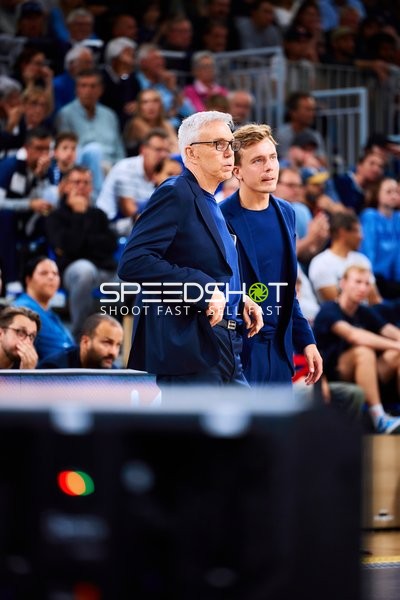 Trainer an der Seitenlinie